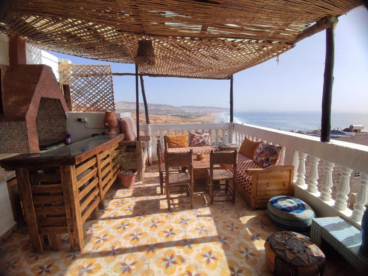 شقة تغازوت  في Red Carpet Surf House المظهر الخارجي الصورة