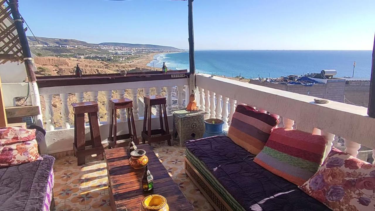 شقة تغازوت  في Red Carpet Surf House المظهر الخارجي الصورة